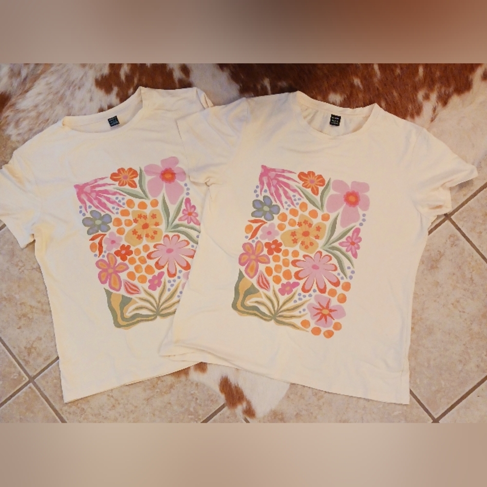 Floral T-Shirt Sz L (2)